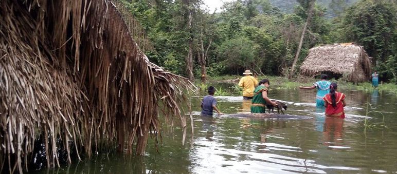 Inundación de la comunidad Quebrada Caña. Indígenas Ngäbe Buglé se quedan sin casas La comunidad de Quebrada Caña ha sido inundada
