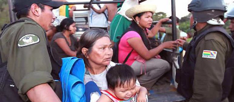 Mujeres reprimidas durante la Marcha por el TIPNIS Bolivia