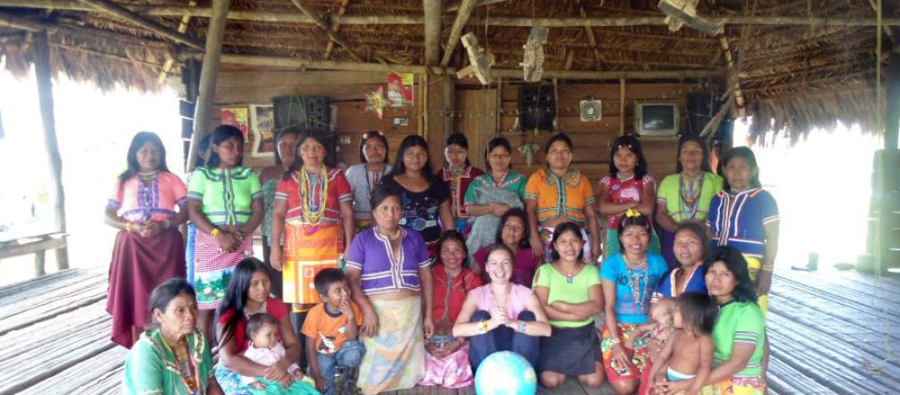 Mujeres por la selva