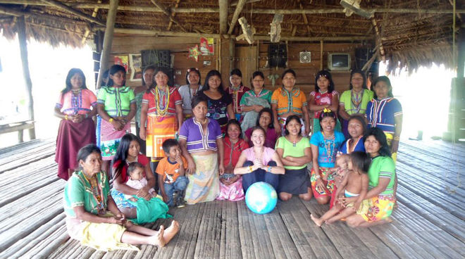 Mujeres por la selva