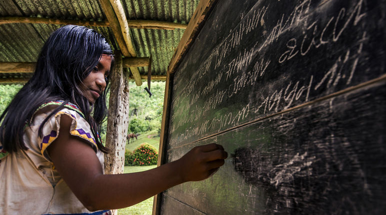 La defensa de la naturaleza, comunidad y la cultura preocupa a indígenas Ngäbe Buglé (Foto: Campaña Tabasará Libre) Sistema de escritura de indígenas Ngäbe en Panama
