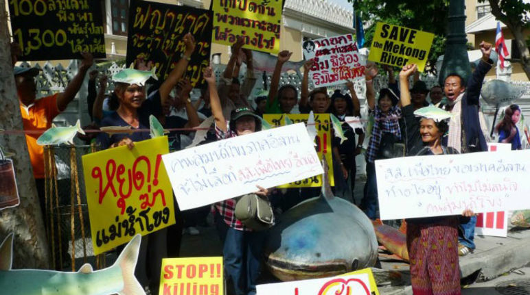 Protesta contra la represa Xayaburi (Foto: Save the Mekong Coalition) Manifestacion en Tailandia